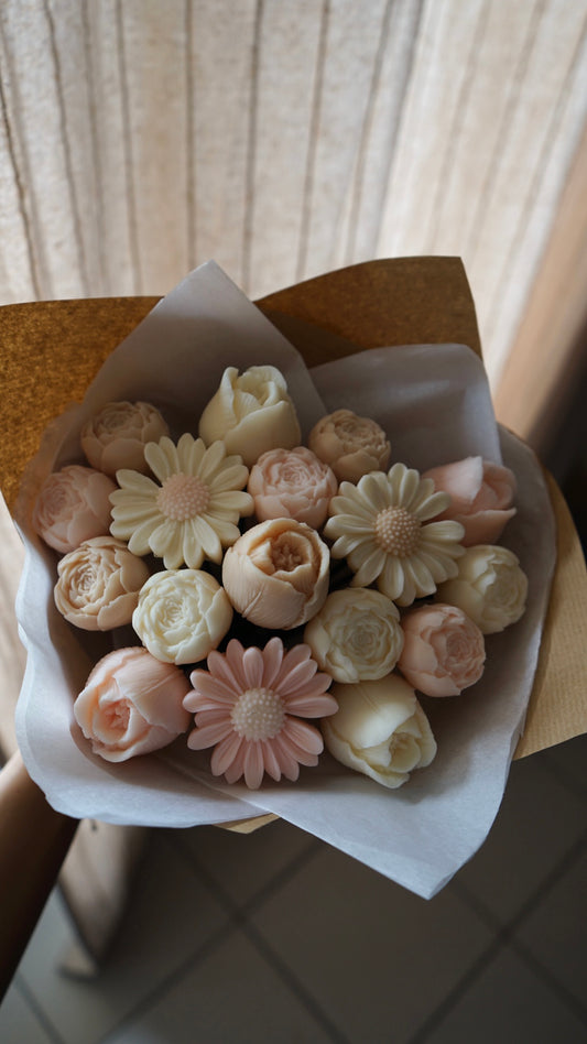 Bouquet rose bébé, blanc et beige